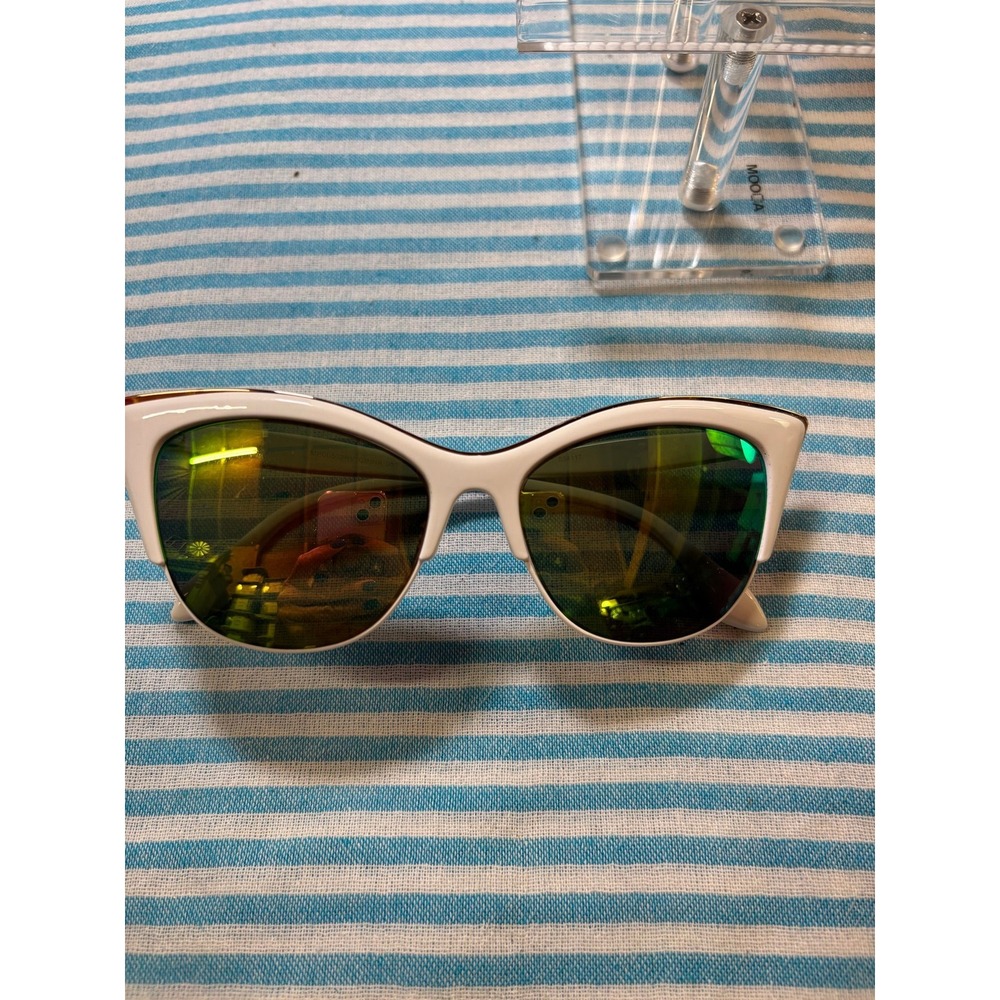 #103. White Cat-eyed Sunglasses